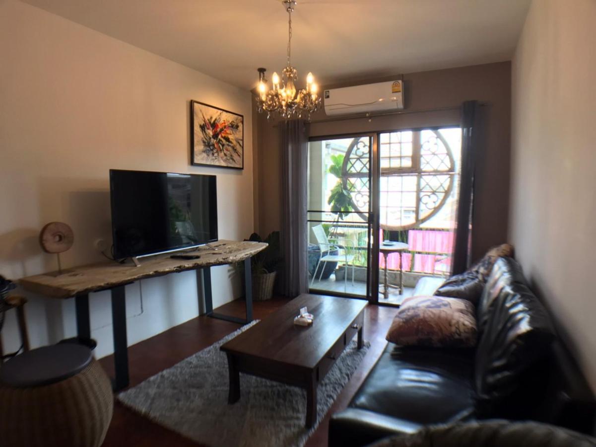 Apartament 8Th House @ Center Of Chiangmai Old Town Chiang Mai Zewnętrze zdjęcie