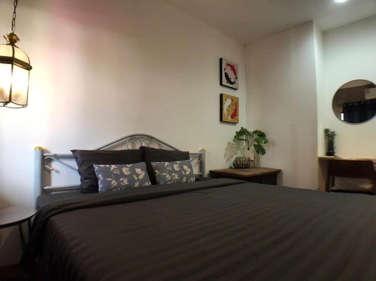 Apartament 8Th House @ Center Of Chiangmai Old Town Chiang Mai Zewnętrze zdjęcie