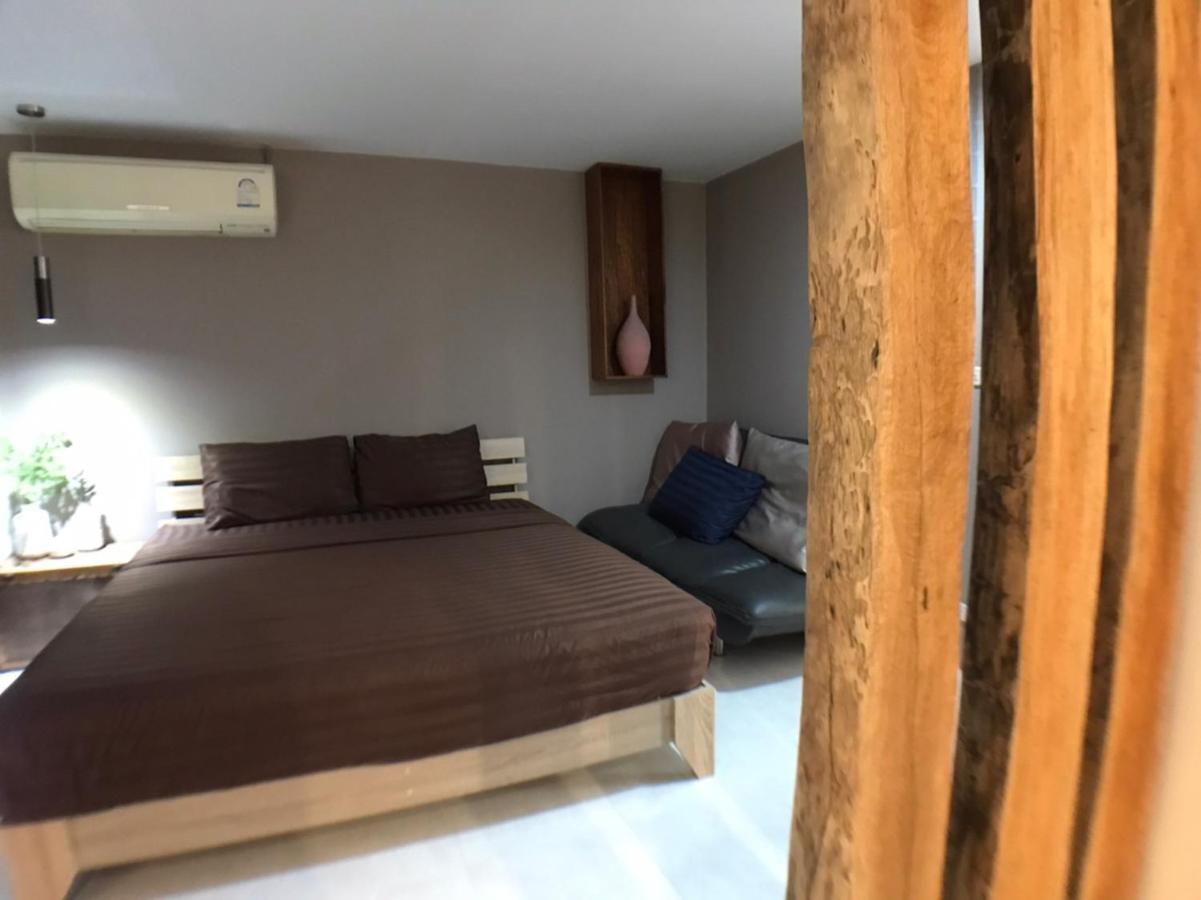 Apartament 8Th House @ Center Of Chiangmai Old Town Chiang Mai Zewnętrze zdjęcie