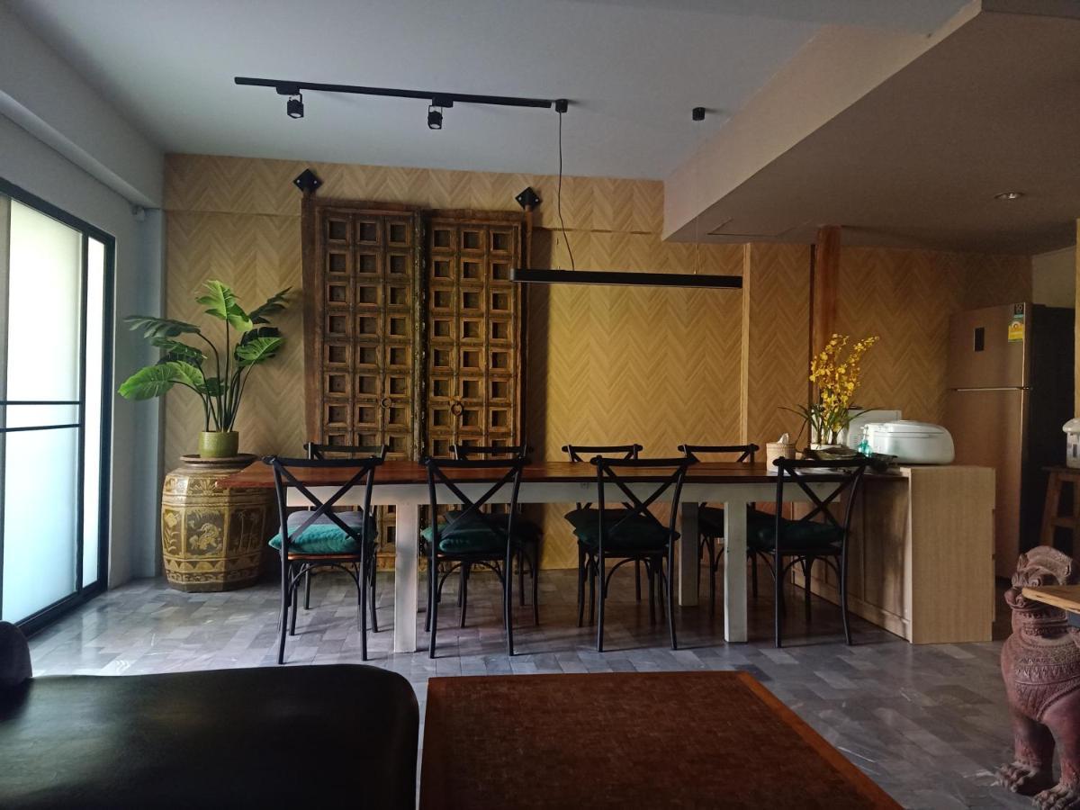 Apartament 8Th House @ Center Of Chiangmai Old Town Chiang Mai Zewnętrze zdjęcie