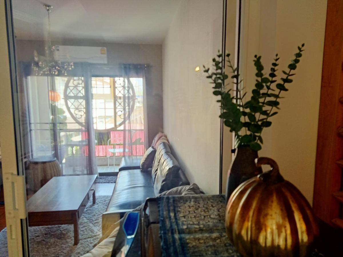 Apartament 8Th House @ Center Of Chiangmai Old Town Chiang Mai Zewnętrze zdjęcie