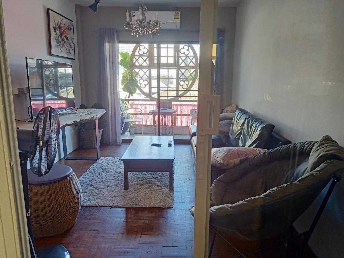 Apartament 8Th House @ Center Of Chiangmai Old Town Chiang Mai Zewnętrze zdjęcie