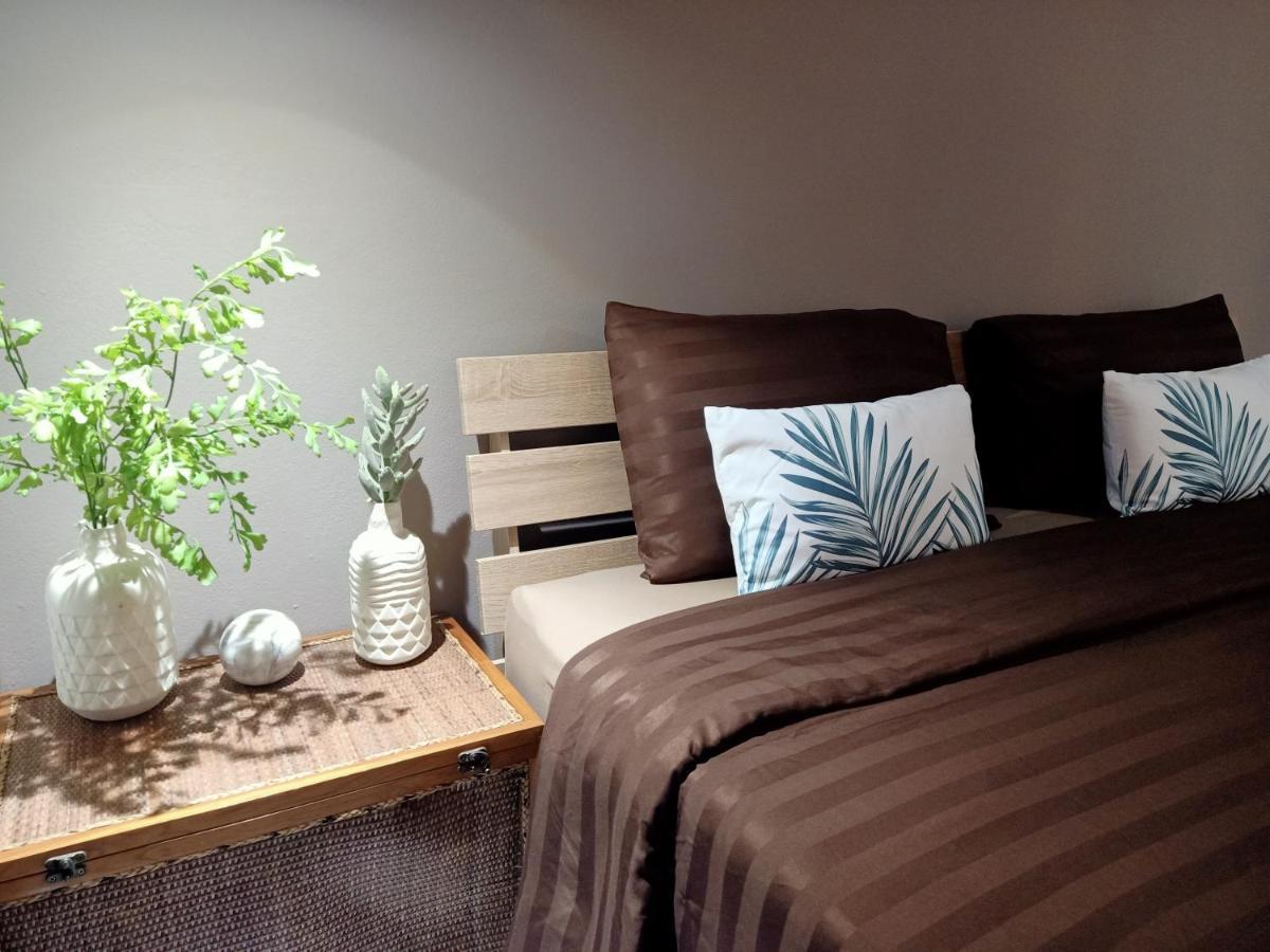 Apartament 8Th House @ Center Of Chiangmai Old Town Chiang Mai Zewnętrze zdjęcie