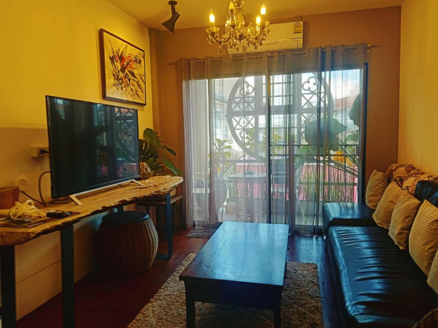 Apartament 8Th House @ Center Of Chiangmai Old Town Chiang Mai Zewnętrze zdjęcie