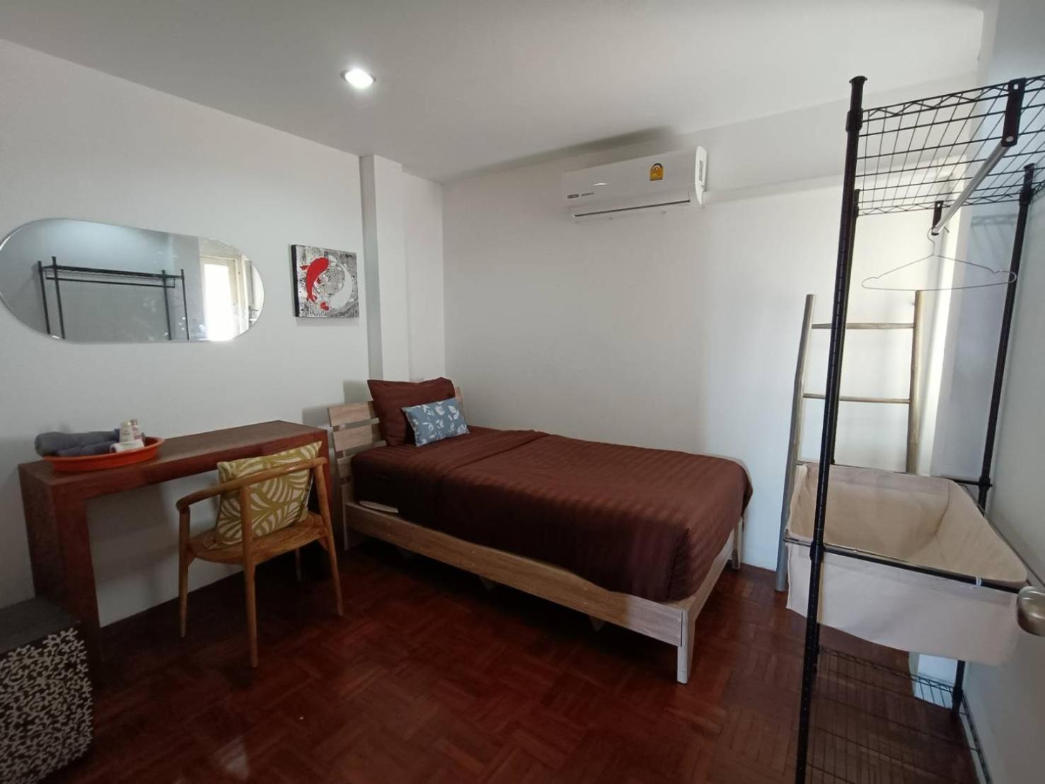 Apartament 8Th House @ Center Of Chiangmai Old Town Chiang Mai Zewnętrze zdjęcie