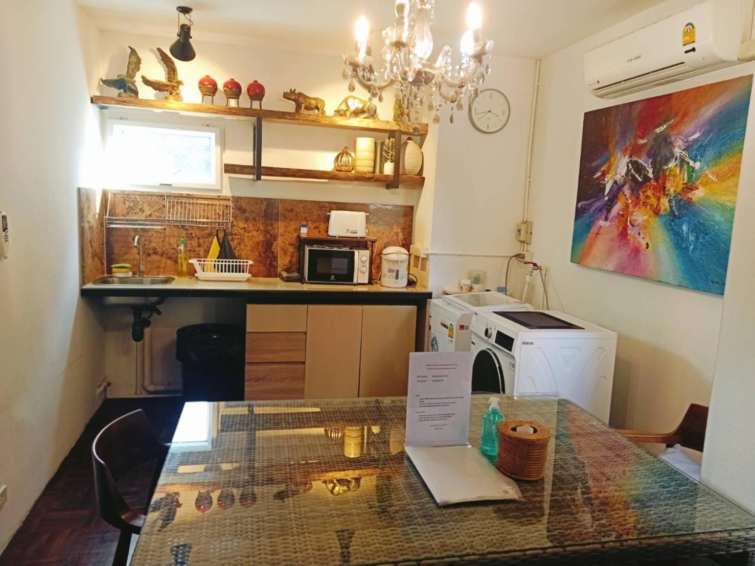 Apartament 8Th House @ Center Of Chiangmai Old Town Chiang Mai Zewnętrze zdjęcie
