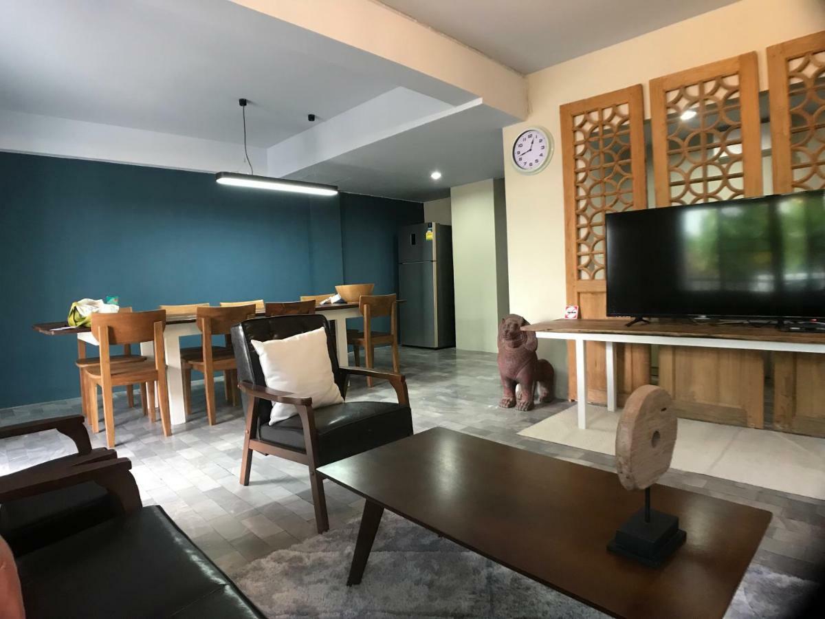 Apartament 8Th House @ Center Of Chiangmai Old Town Chiang Mai Zewnętrze zdjęcie