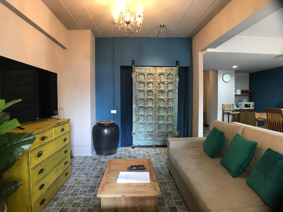 Apartament 8Th House @ Center Of Chiangmai Old Town Chiang Mai Zewnętrze zdjęcie